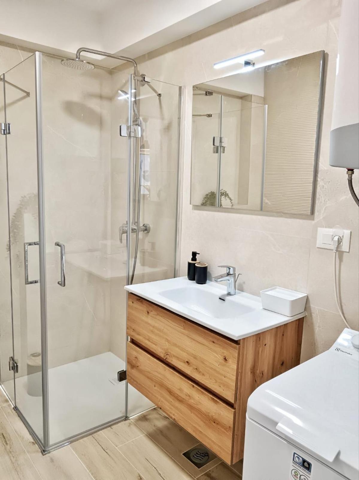 Apartment Dissy Split